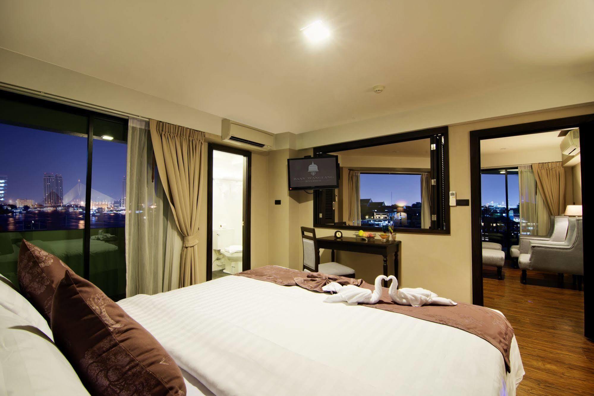 Baan Wanglang Riverside, 酒店