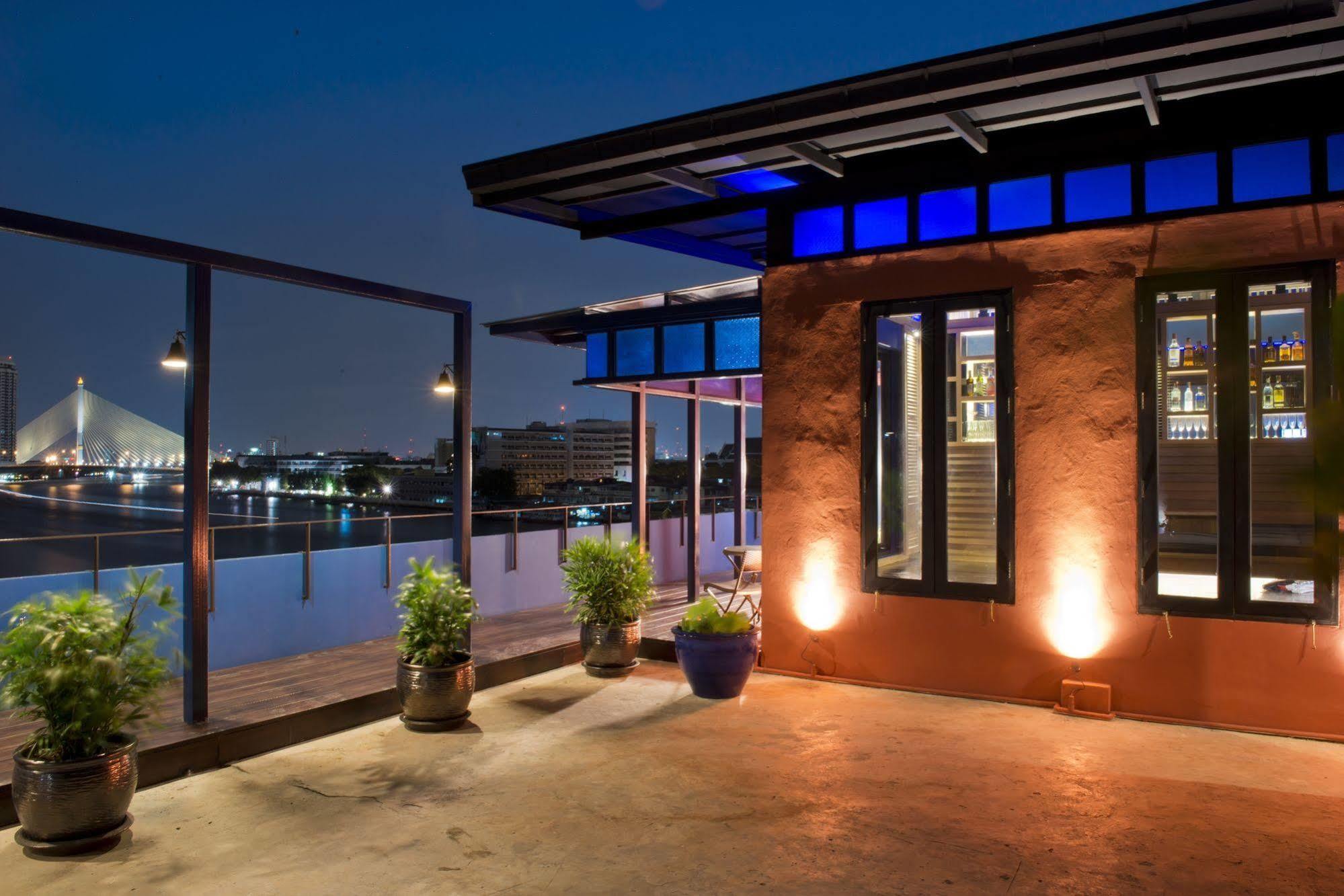 Baan Wanglang Riverside, 酒店 曼谷